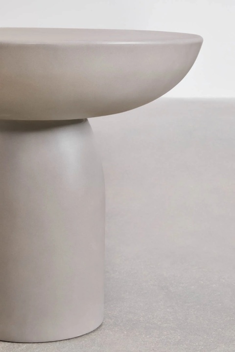 Okrągły stolik pomocniczy Ø50 cm z cementu Zenadia sand grey
